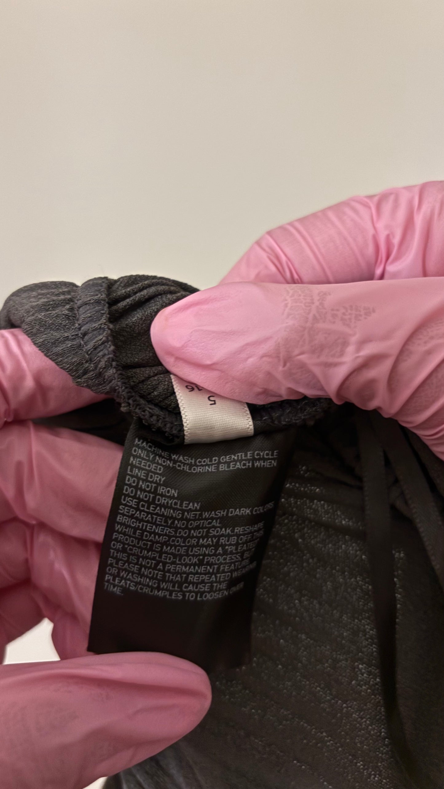 UNIQLO Women's Chic Pleated Pants (Size M)