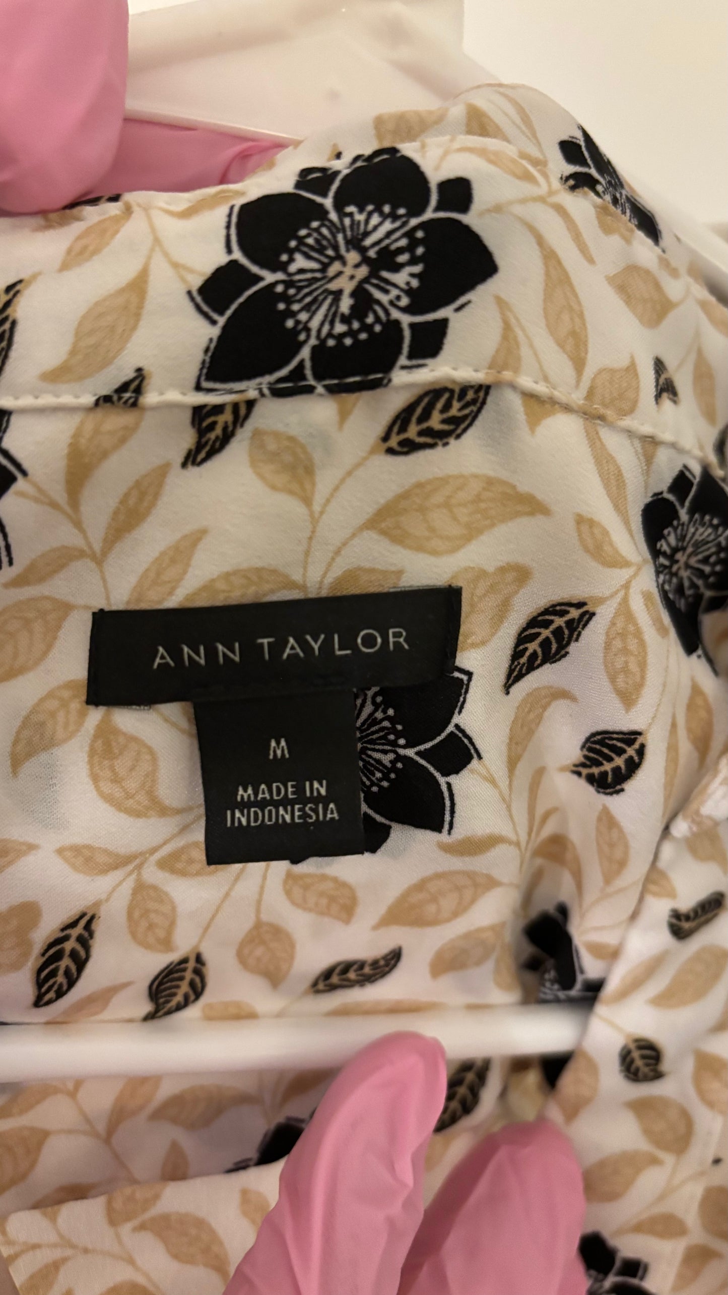 Ann Taylor Elegant Women's Floral Top (Size M)