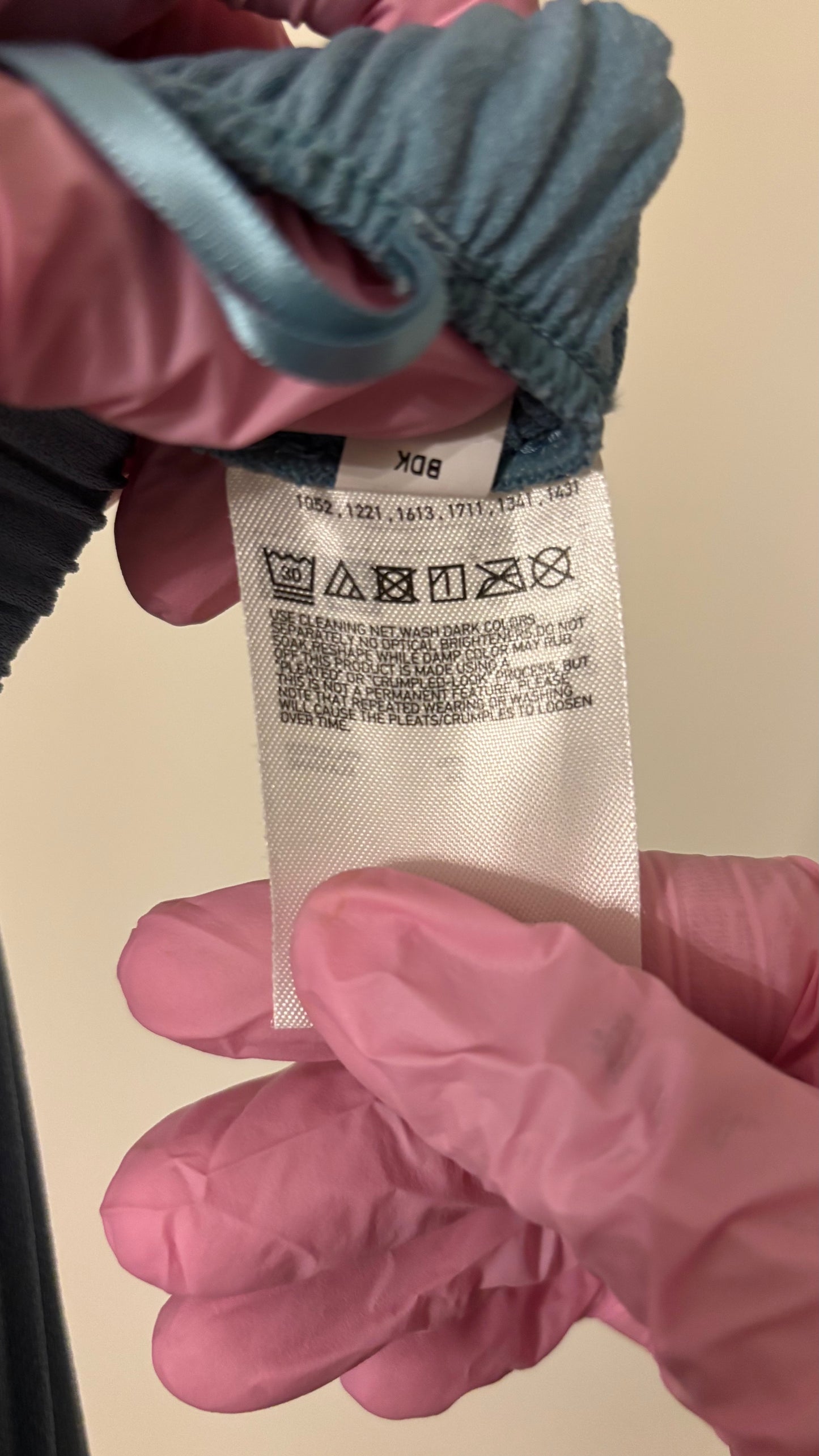 Uniqlo Women's Chic Pleated Trousers (Size M)