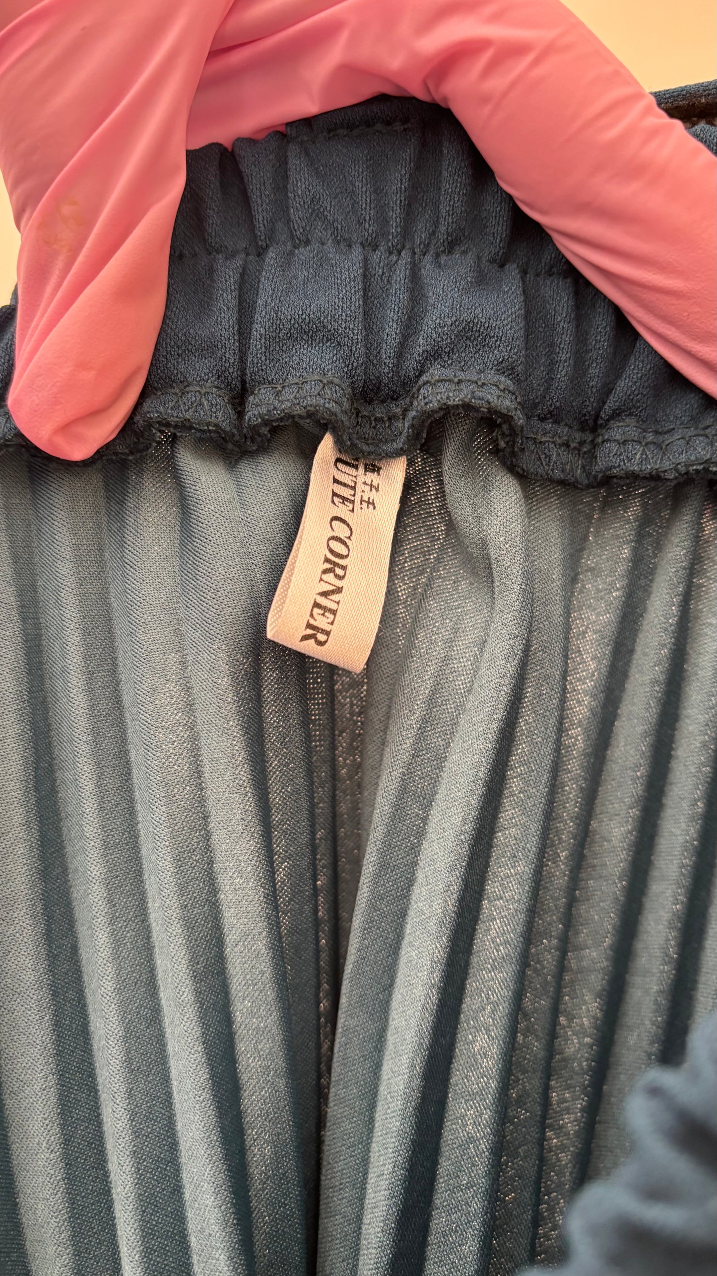 UTE CORNER Women's Elegant Midi Skirt (Size S)