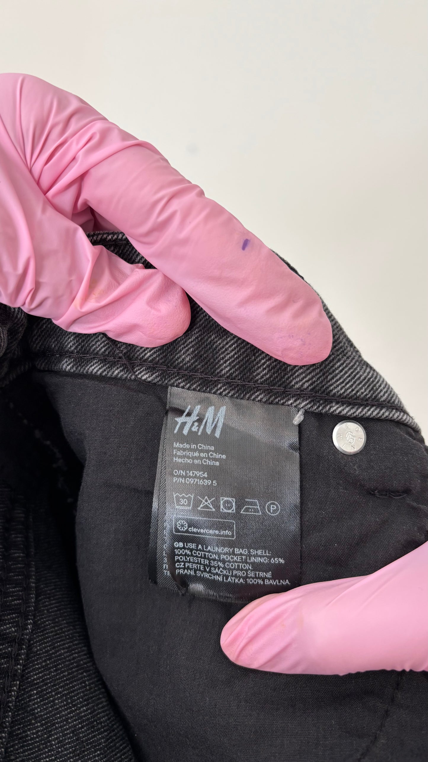 H&M Women's Denim Shorts (Size M)